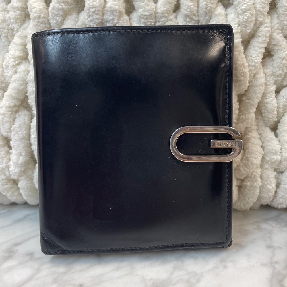 Gucci Black Leather Bi-Fold Wallet with Silver Hardware